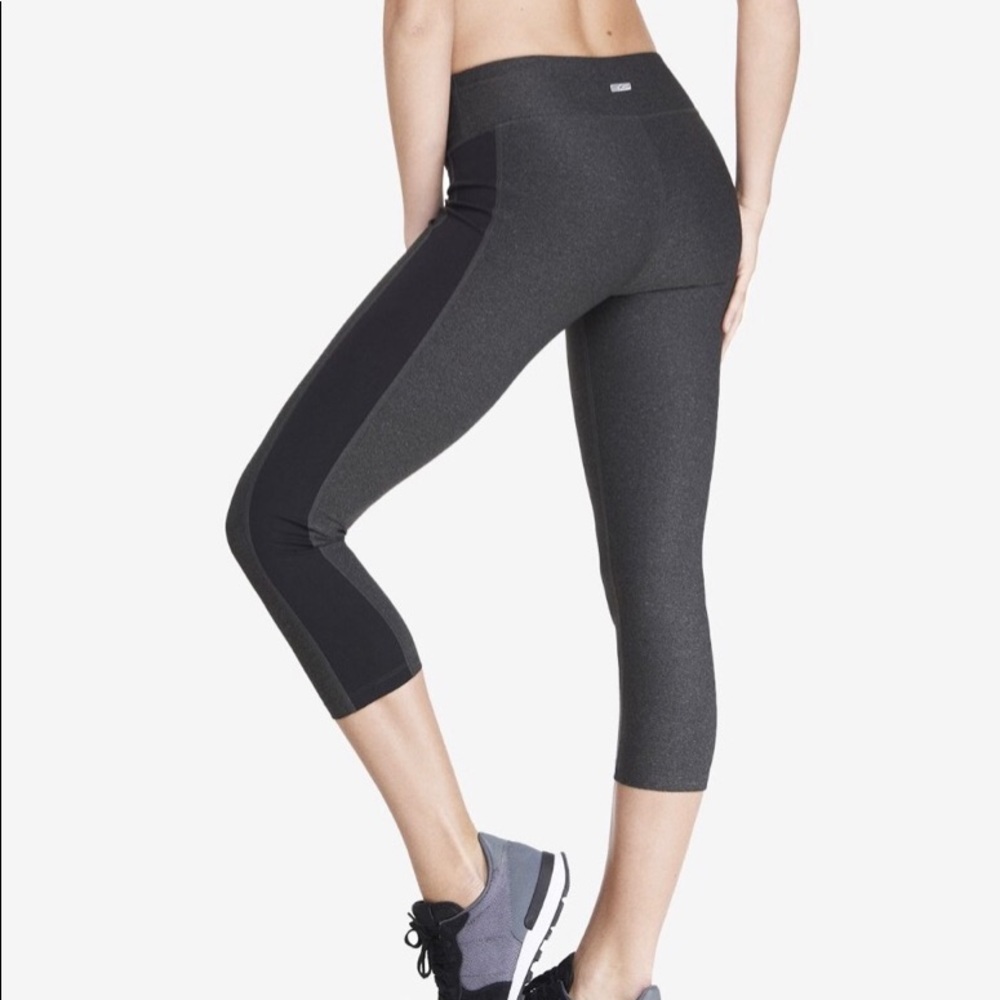 NWOT Express Core Crop Leggings Sz XS Perfect